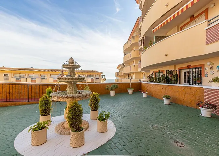 797 Holiday Rentals- Piso con amplia terraza a solo 1 min de la playa